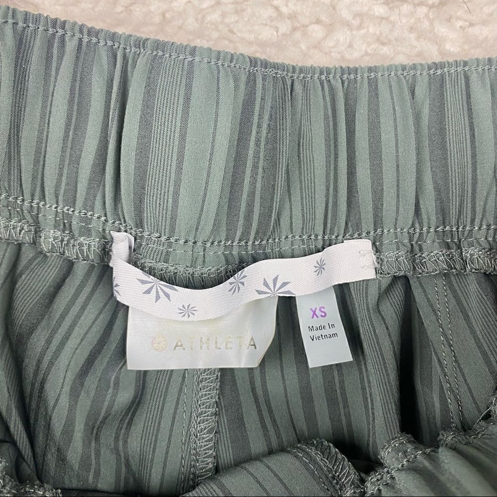 Athleta Sway Shorts View 4